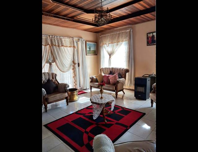 3 BEDROOM HOUSE FOR SALE IN BEDWORTH PARK